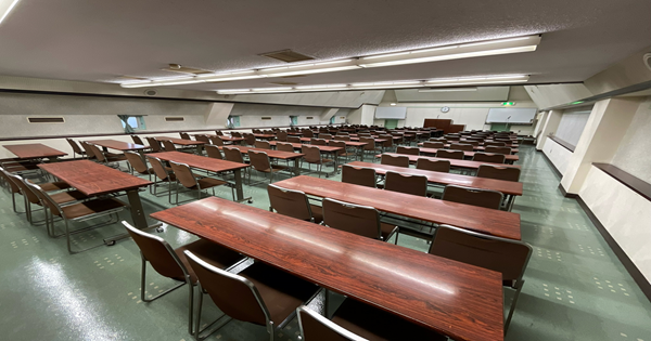 東京都中小企業会館の写真