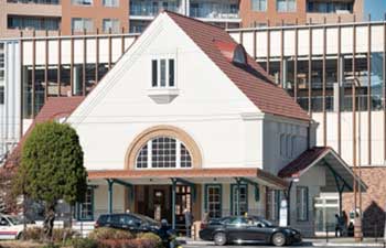 The former Kunitachi Station building