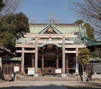 A photo of the triple torii