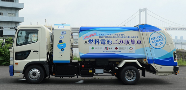 燃料電池ごみ収集車の写真